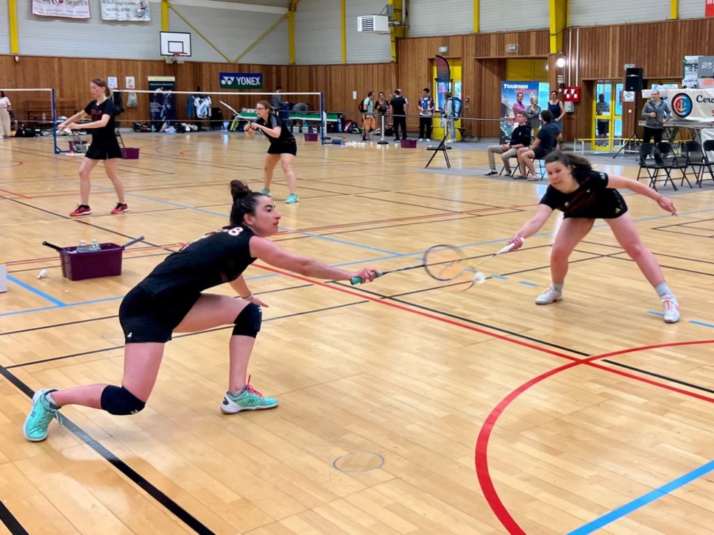 Match de badminton en double dame à Saint-Malo - CJF